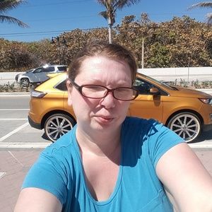 Meet your Posher, Shawna